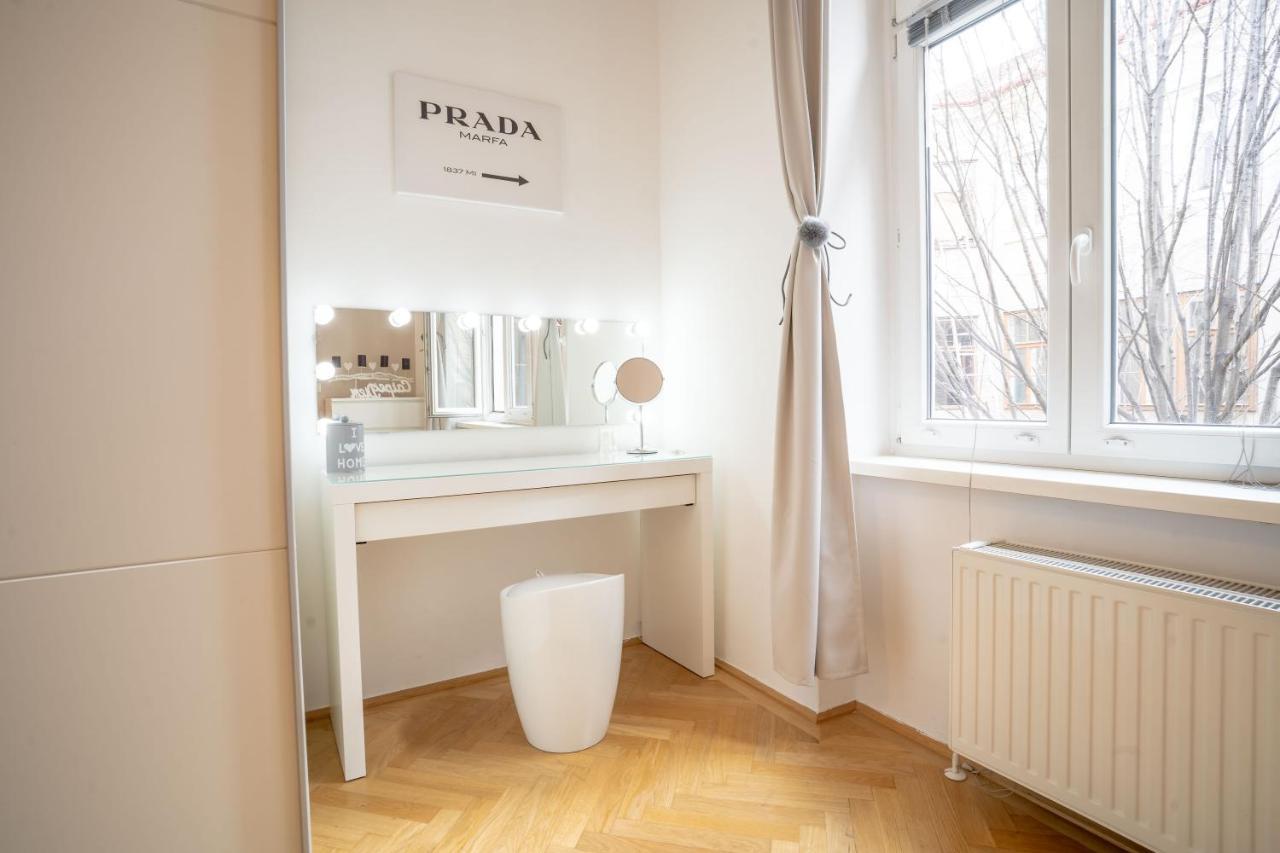 דירות Cozy Modern Nest In The Heart Of Vienna With Netflix מראה חיצוני תמונה